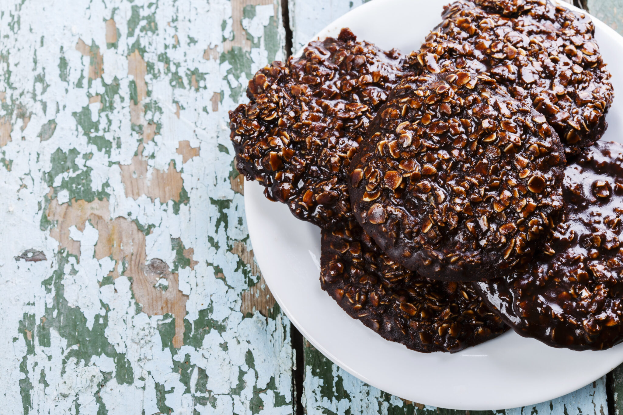 Healthy Chocolate Oatmeal Cookies – Wellness Community